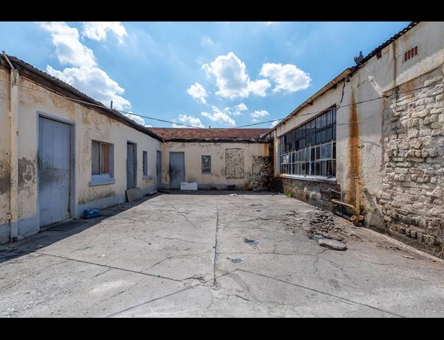 725M² BUILDING FOR SALE IN SPRINGS CENTRAL